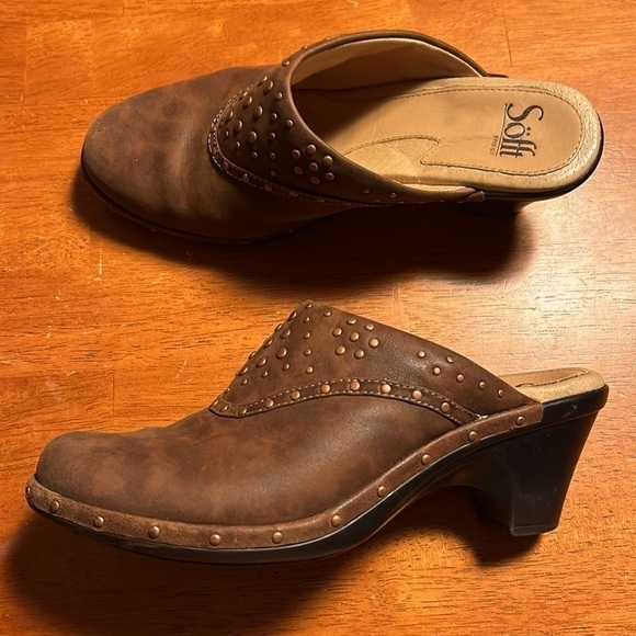 Sofft Langston Caramelo Leather Studded Distressed Slip On Clogs Mules Size 7.5 - Picture 2 of 12